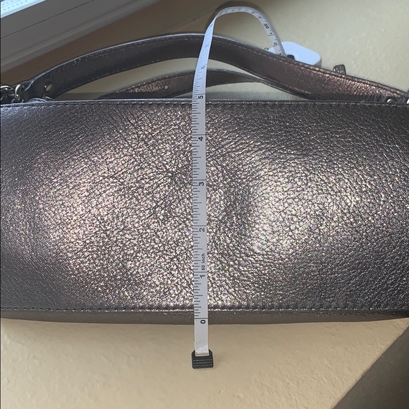 ⚡️SALE⚡️KATE SPADE Metallic Purse - Picture 8 of 8